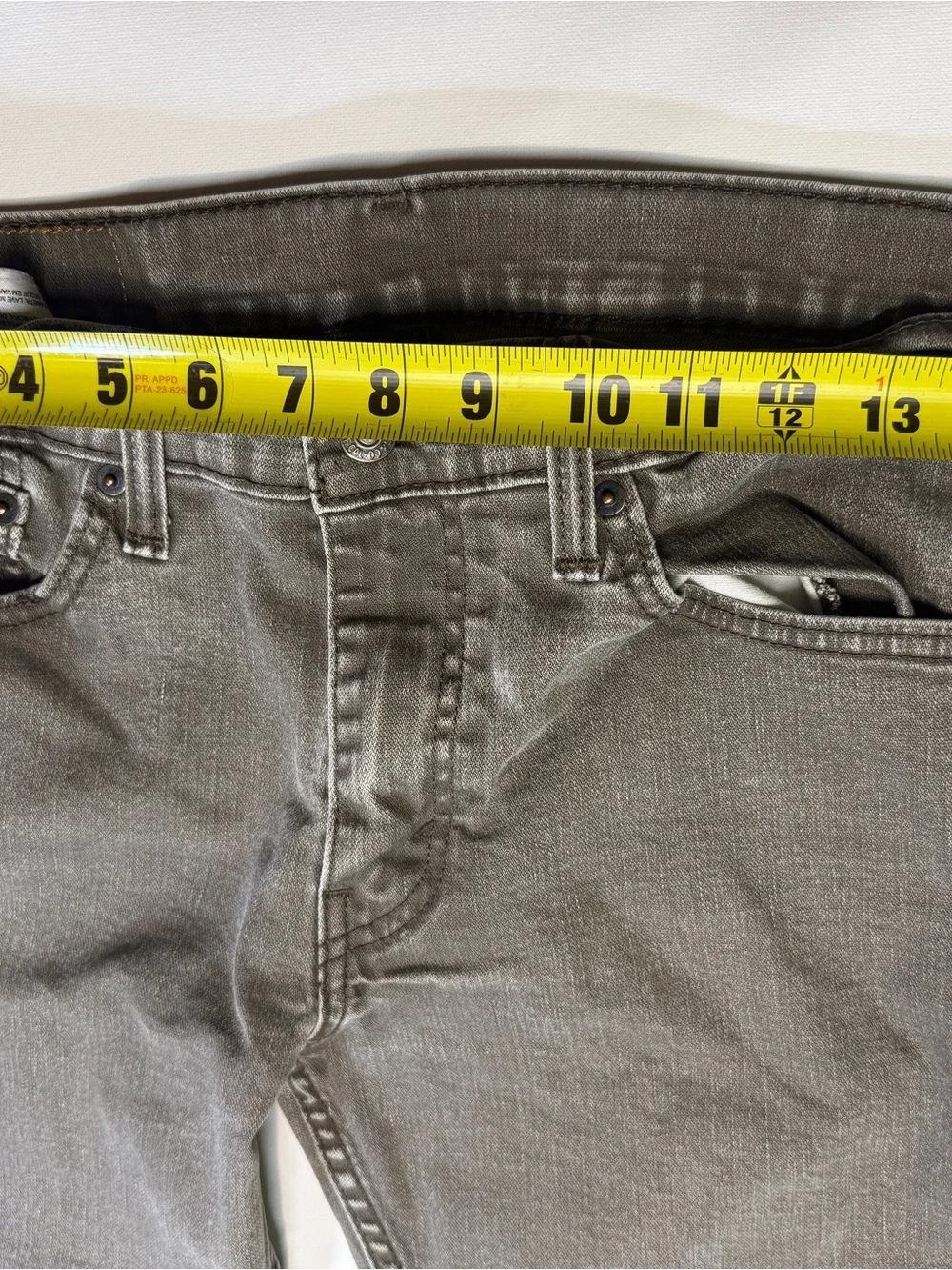 Levi's Light Grey‎ Denim Jeans with Contrast Stitching